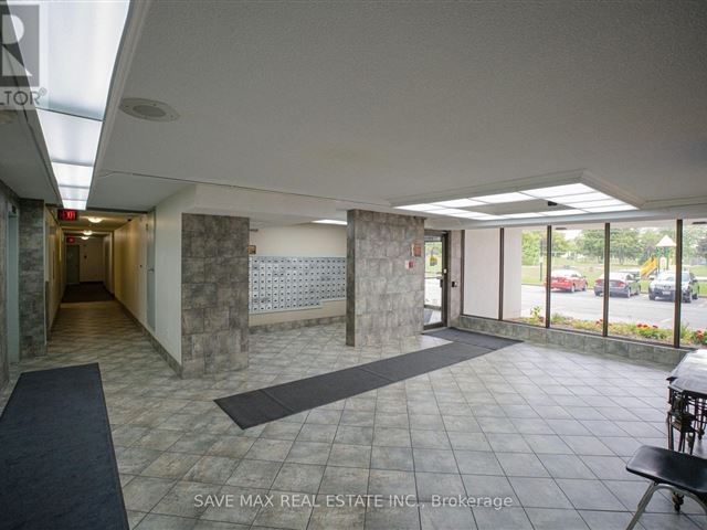 Shaw Towers - 1101 17 Knightsbridge Road - photo 3