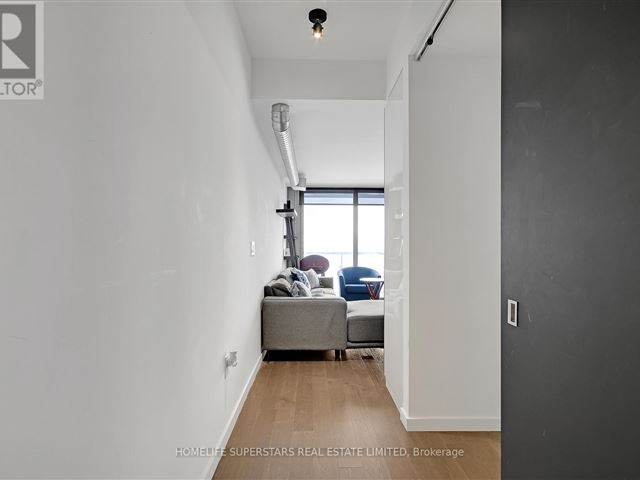 River City Phase 3 - 1504 170 Bayview Avenue - photo 2