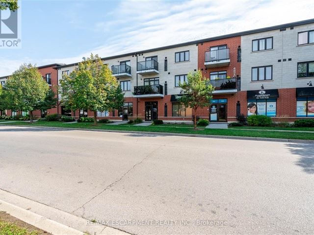 170 Rockhaven Condos - 214 170 Rockhaven Lane - photo 1