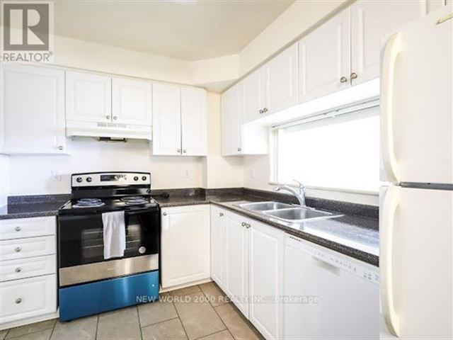 Oasis - 903 1700 Eglinton Avenue East - photo 3