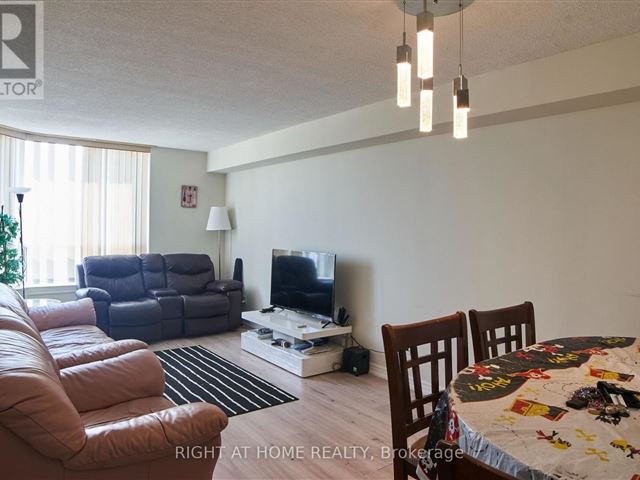 Oasis - 609 1700 Eglinton Avenue East - photo 1