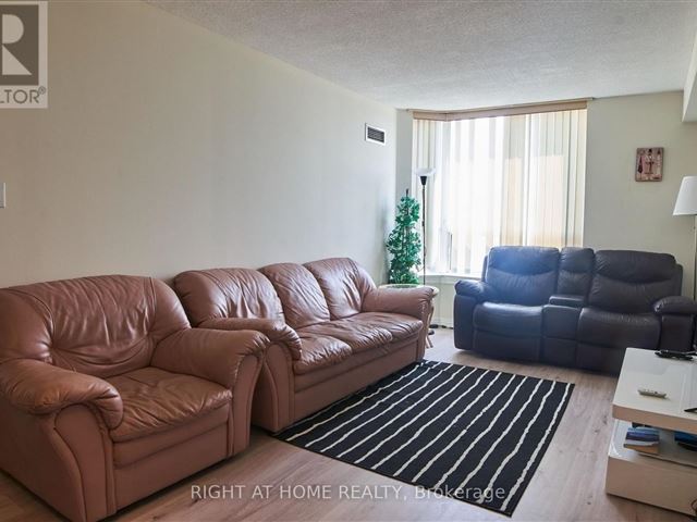 Oasis - 609 1700 Eglinton Avenue East - photo 2