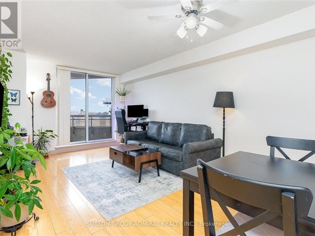 Oasis - 618 1700 Eglinton Avenue East - photo 2