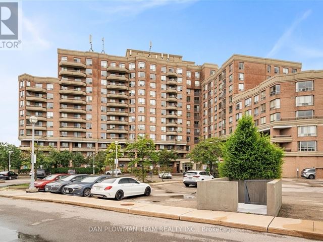 Oasis - 303 1700 Eglinton Avenue East - photo 2