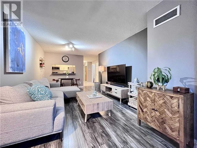 Oasis - 502 1700 Eglinton Avenue East - photo 2