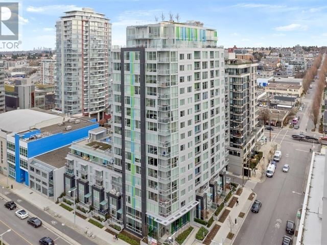 Pinnacle on The Park False Creek - 1701 1708 Ontario Street - photo 1