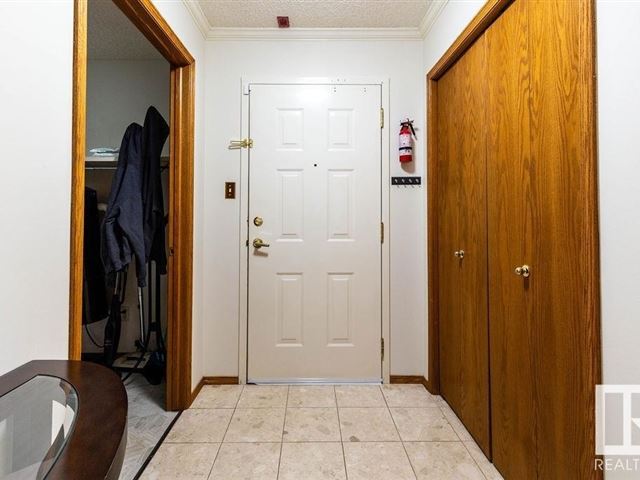 17151 94a AVE NW - 218 17151 94a Avenue Northwest - photo 2