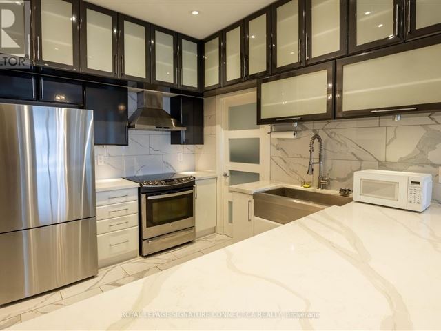 Paradise at The Oasis - 106 1720 Eglinton Avenue East - photo 3