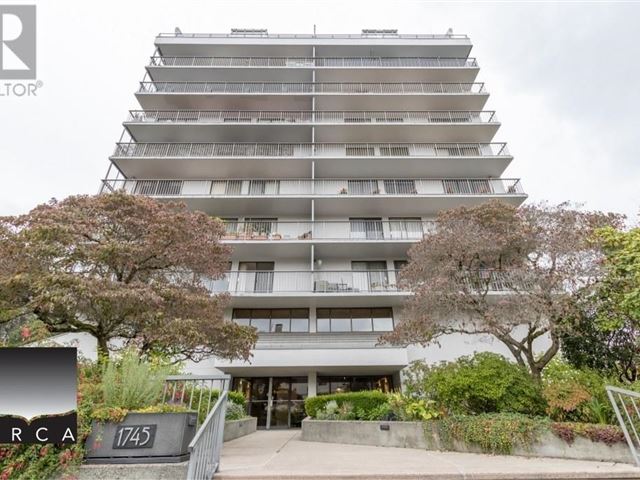 Lioncrest - 301 1745 Esquimalt Avenue - photo 1