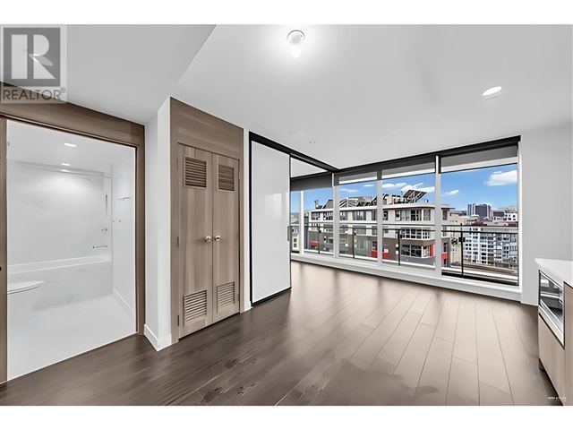 Avenue One - 1302 1768 Cook Street - photo 1