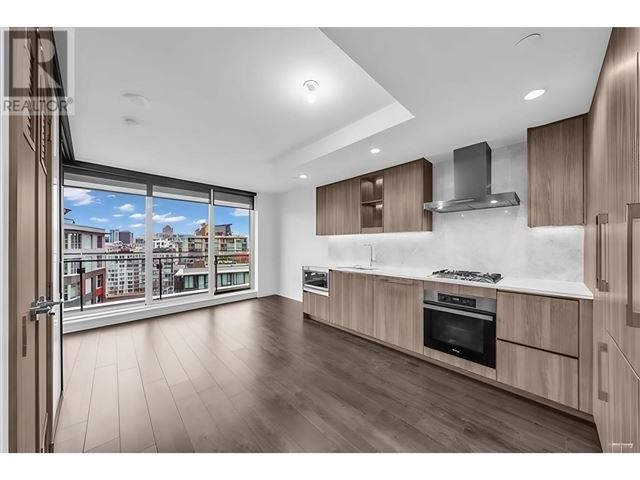 Avenue One - 1302 1768 Cook Street - photo 2