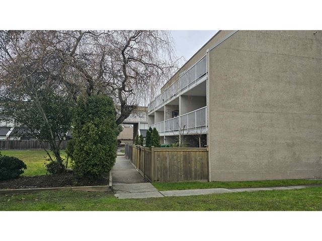 Clover Park Gardens - 73 17700 60 Avenue - photo 2