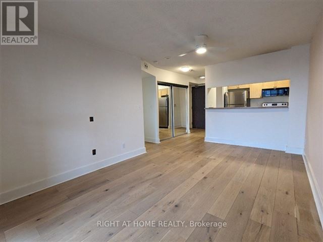 The Beach Condominiums 2 - 409 1797 Queen Street East - photo 2