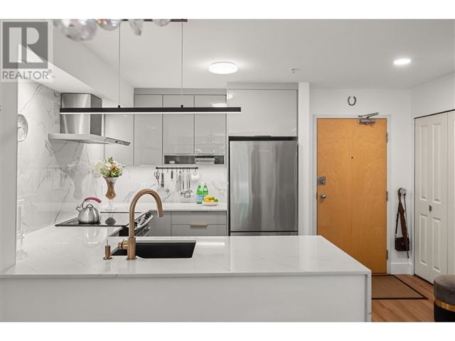 The Crofton - 312 15 Sixth Avenue - photo 1