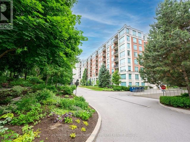 Hillside At York Mills - 803 18 William Carson Crescent - photo 1