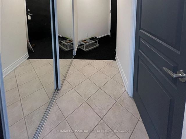 18 Yonge - 3711 18 Yonge Street - photo 3