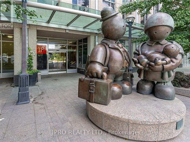 18 Yonge - 1104 18 Yonge Street - photo 2