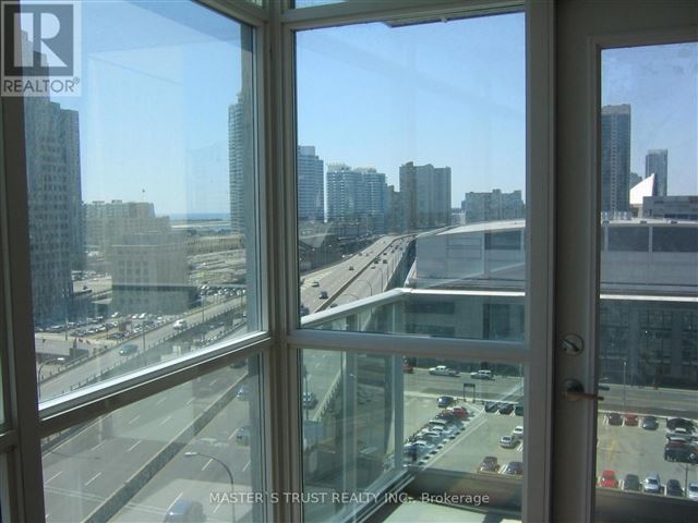 18 Yonge - 13 18 Yonge Street - photo 3