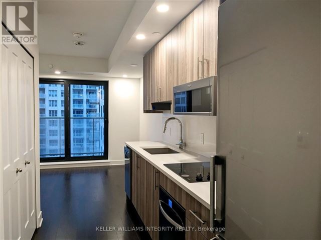 Claridge Royale - 710 180 George Street - photo 2