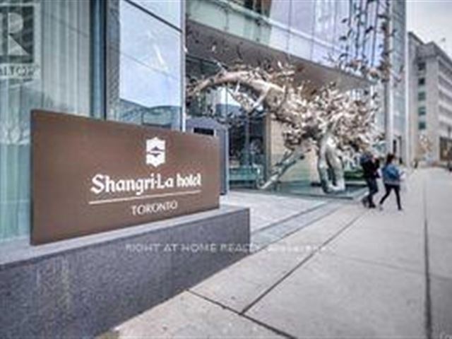 Shangri-La - 5607 180 University Avenue - photo 2