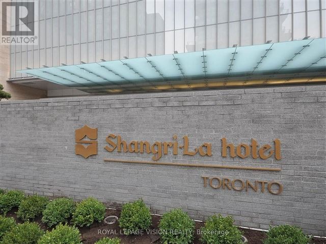 Shangri-La - 2105 180 University Avenue - photo 3