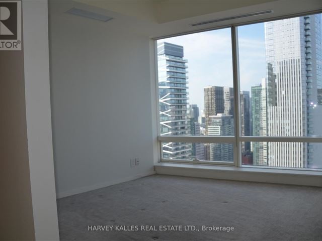 Shangri-La - 3902 180 University Avenue - photo 2