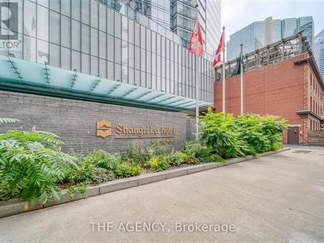 Shangri-La - 5005 180 University Avenue - photo 2