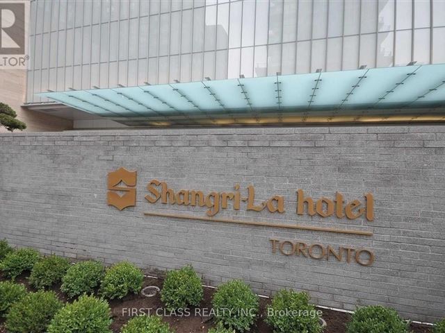 Shangri-La - 3906 180 University Avenue - photo 2