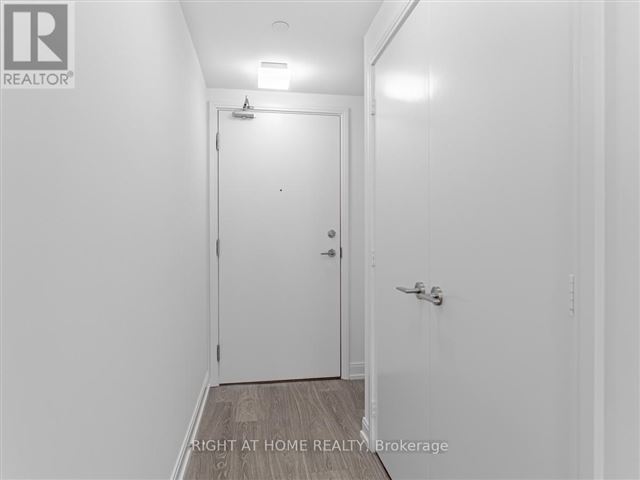 Grid Condos - 2715 181 Dundas Street East - photo 2