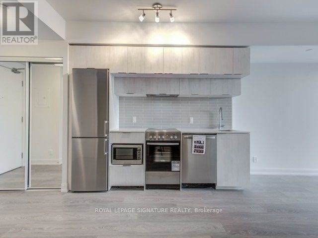 Grid Condos - 1609 181 Dundas Street East - photo 2