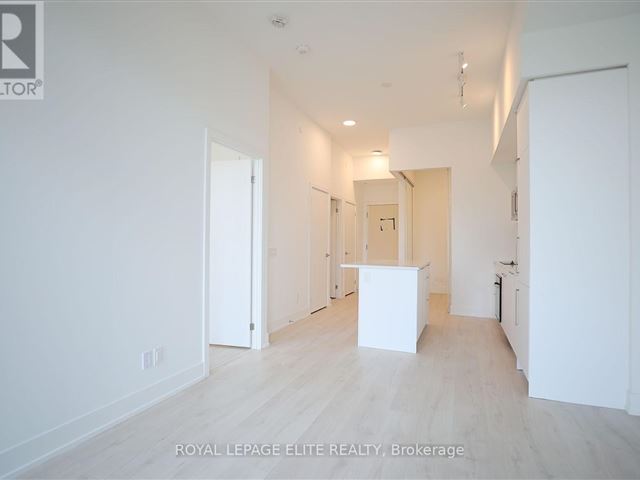 181 Sheppard Avenue East - 229 181 Sheppard Avenue East - photo 2