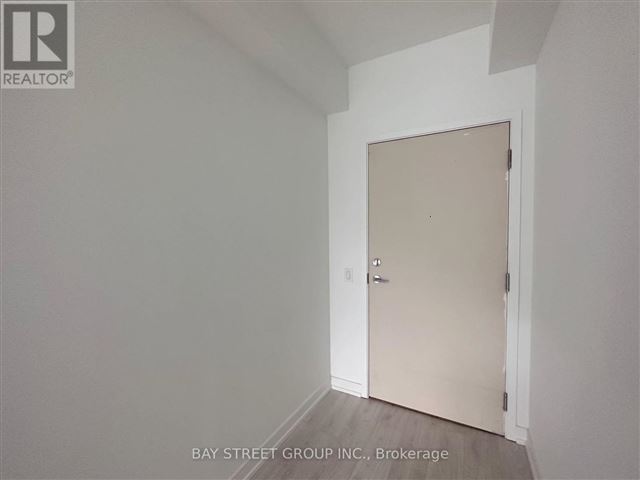 181 Sheppard Avenue East - 330 181 Sheppard Avenue East - photo 2