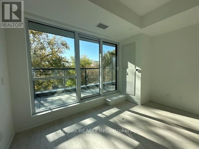 181 Sheppard Avenue East - 322 181 Sheppard Avenue East - photo 2