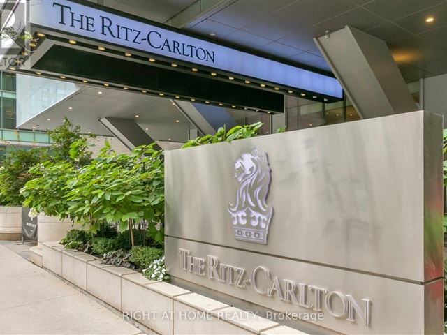 Residences of The Ritz Carlton - 3902 183 Wellington Street West - photo 1