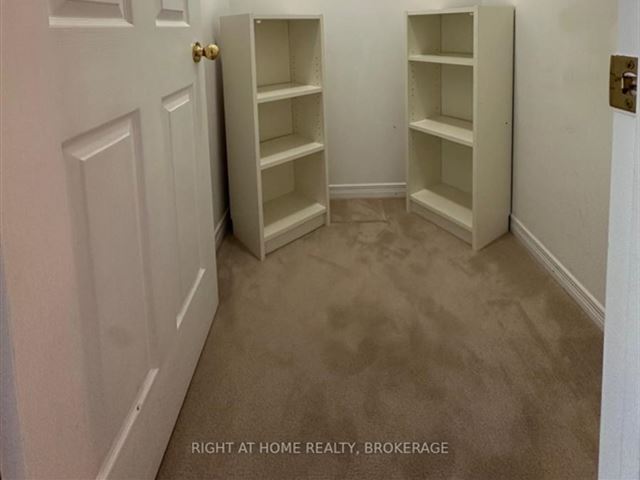 The Royal at Bayview Glen - 715 185 Oneida Crescent - photo 2