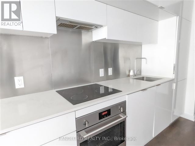 155 Redpath - 1801 185 Roehampton Avenue - photo 3