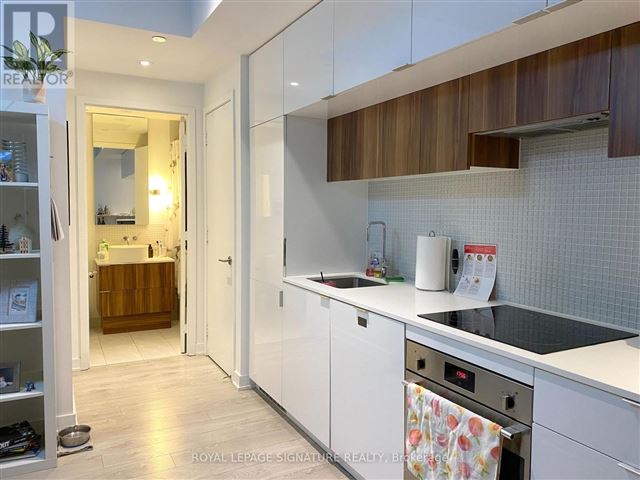 155 Redpath - 201 185 Roehampton Avenue - photo 1