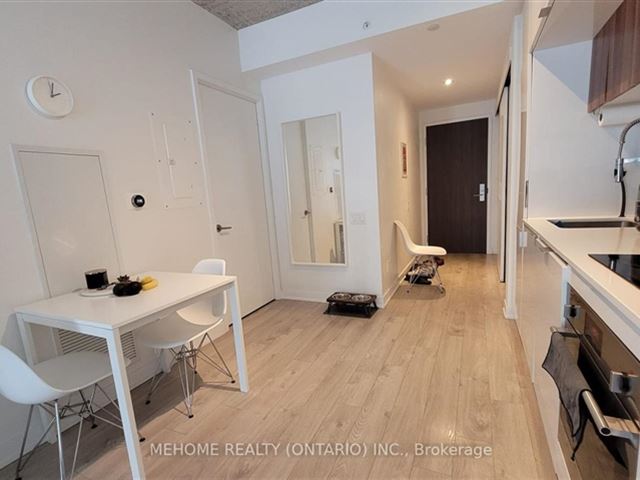 155 Redpath - 1911 185 Roehampton Avenue - photo 2