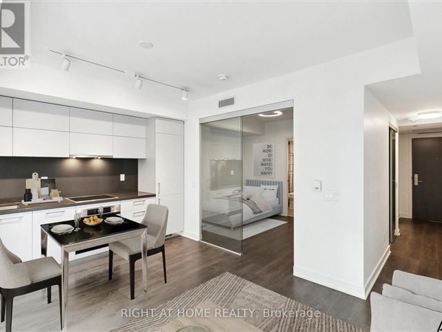 Cumberland Tower Condos - 1506 21 Avenue Road - photo 3