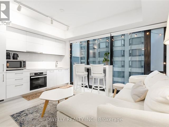 Cumberland Tower Condos - 1805 21 Avenue Road - photo 2