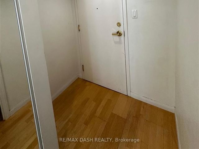 Redpath Residences - 702 188 Redpath Avenue - photo 2