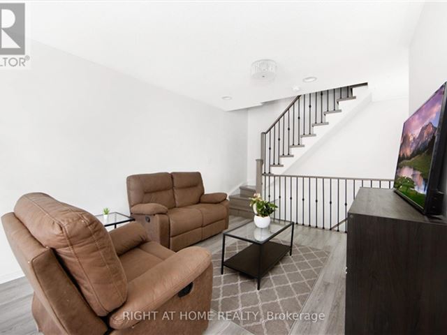 Markham Gardens - 302 19 Rosebank Drive - photo 2