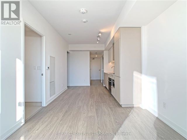 Zen King West  - 3511 19 Western Battery Road - photo 2