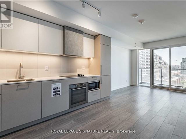 Zen King West  - 1516 19 Western Battery Road - photo 1