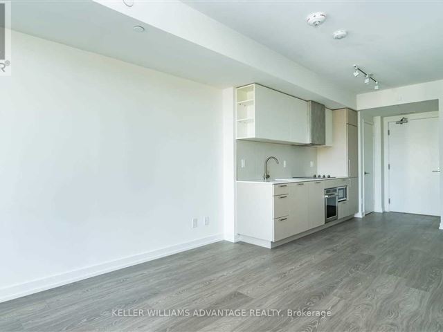 Zen King West  - 2721 19 Western Battery Road - photo 2