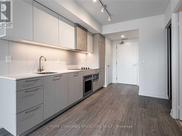 Zen King West  - 1603 19 Western Battery Road - photo 3