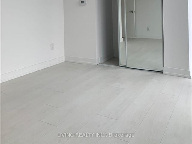 Zen King West  - 3317 19 Western Battery Road - photo 3