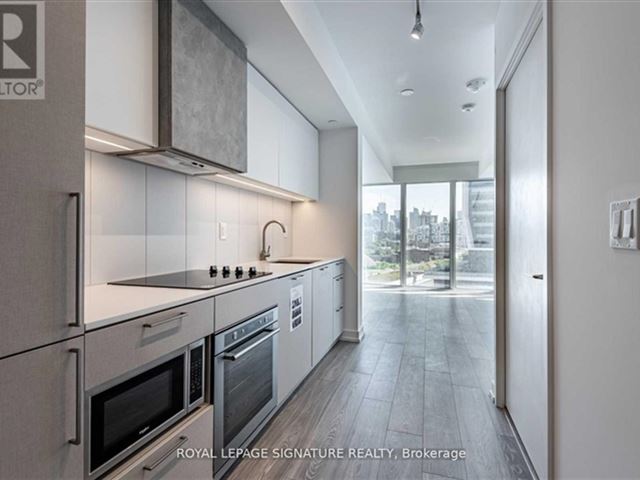 Zen King West  - 822 19 Western Battery Road - photo 1