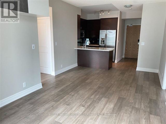 Park Lake Residences - 1505 1900 Lake Shore Boulevard West - photo 2