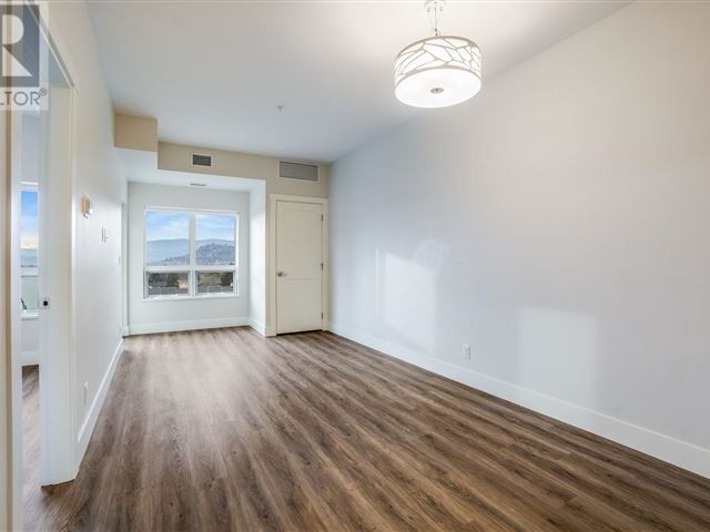 SoHo Kelowna -  191 Hollywood Road South - photo 2